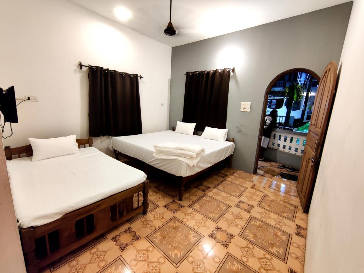 Calangute Turista Hotel Luaran gambar