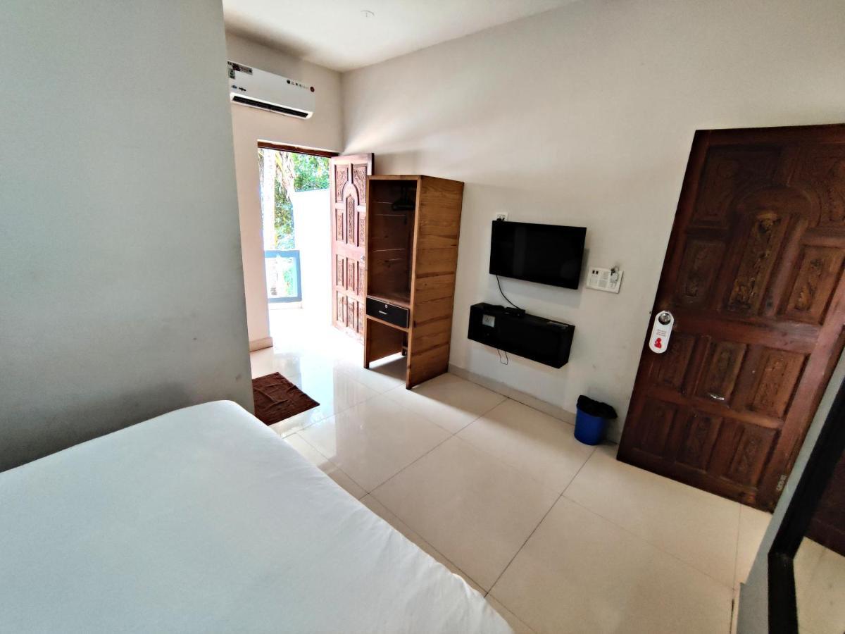 Calangute Turista Hotel Luaran gambar