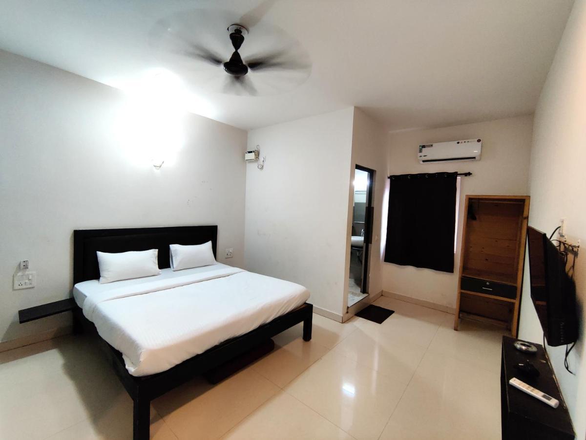 Calangute Turista Hotel Luaran gambar